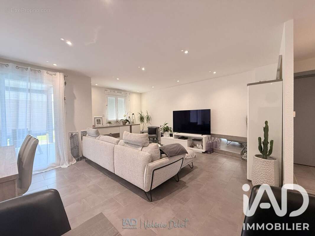Maison 93 m² à Morvillars  - photo 3