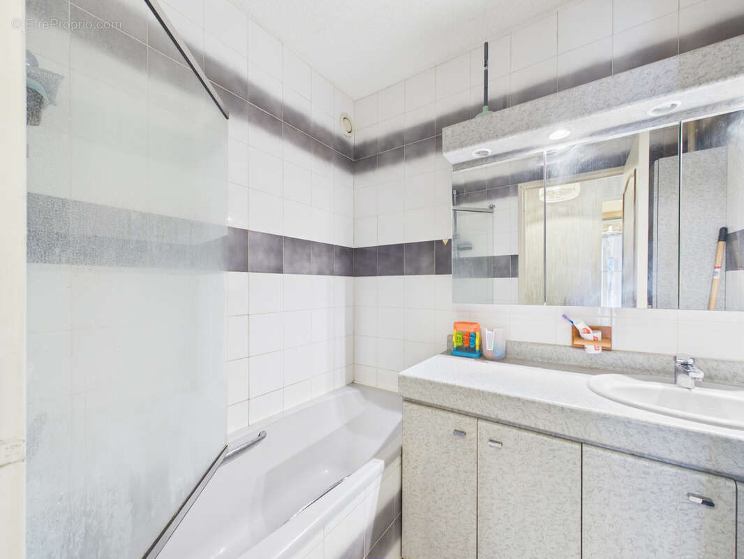 Appartement à SARTROUVILLE