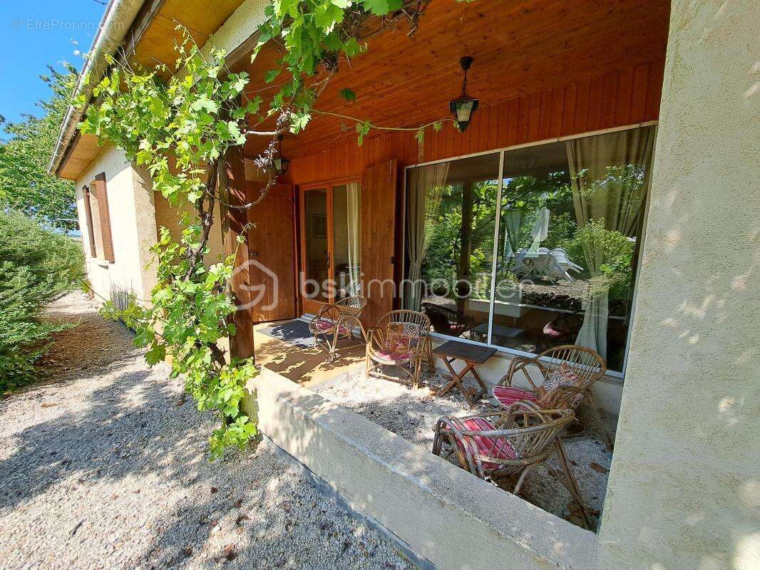 Maison à SAINT-PIERRE-DE-JUILLERS