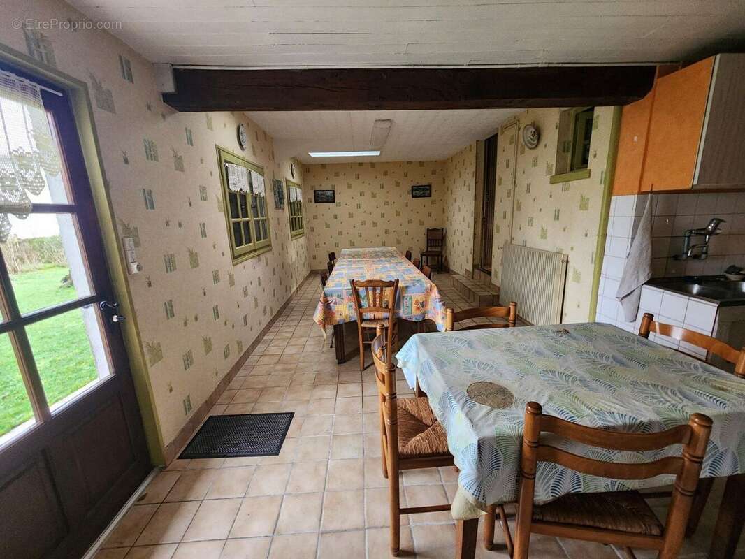 Maison à MEZIERES-SUR-ISSOIRE