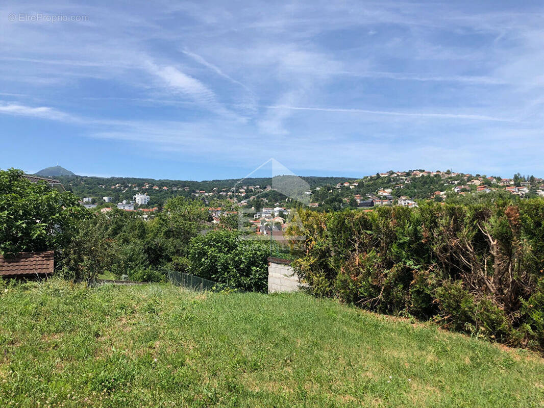 Terrain à CLERMONT-FERRAND