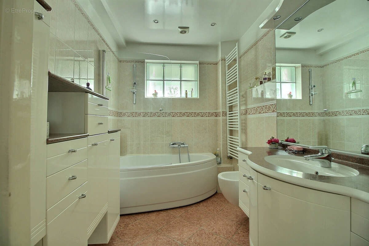 Maison à COLOMBES