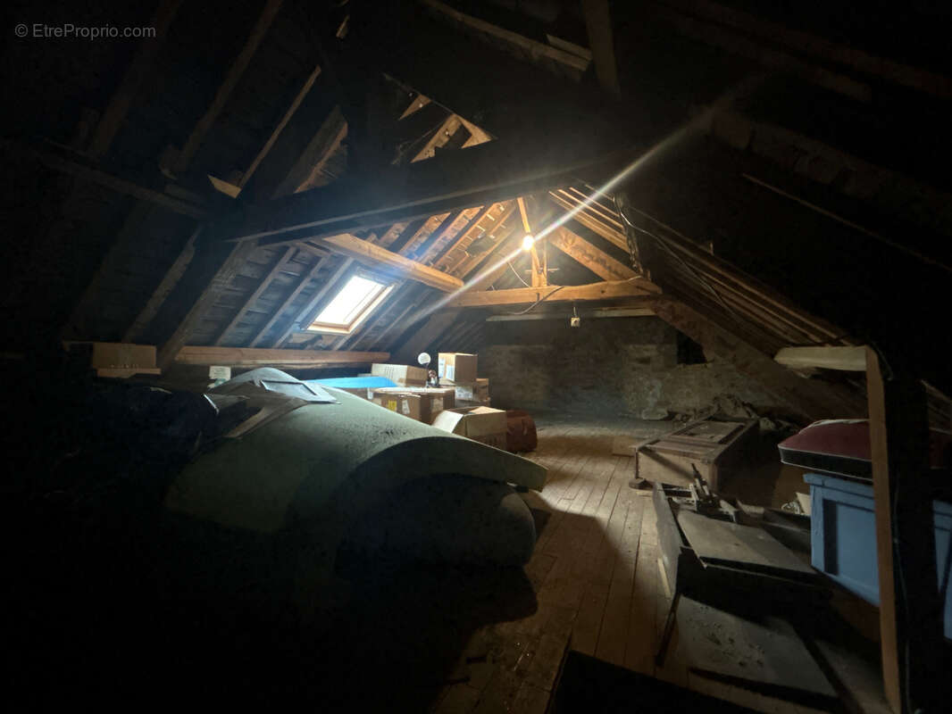Maison à vendre cœur du bourg de noyal-pontivy ! idéal investisseur - photo 12