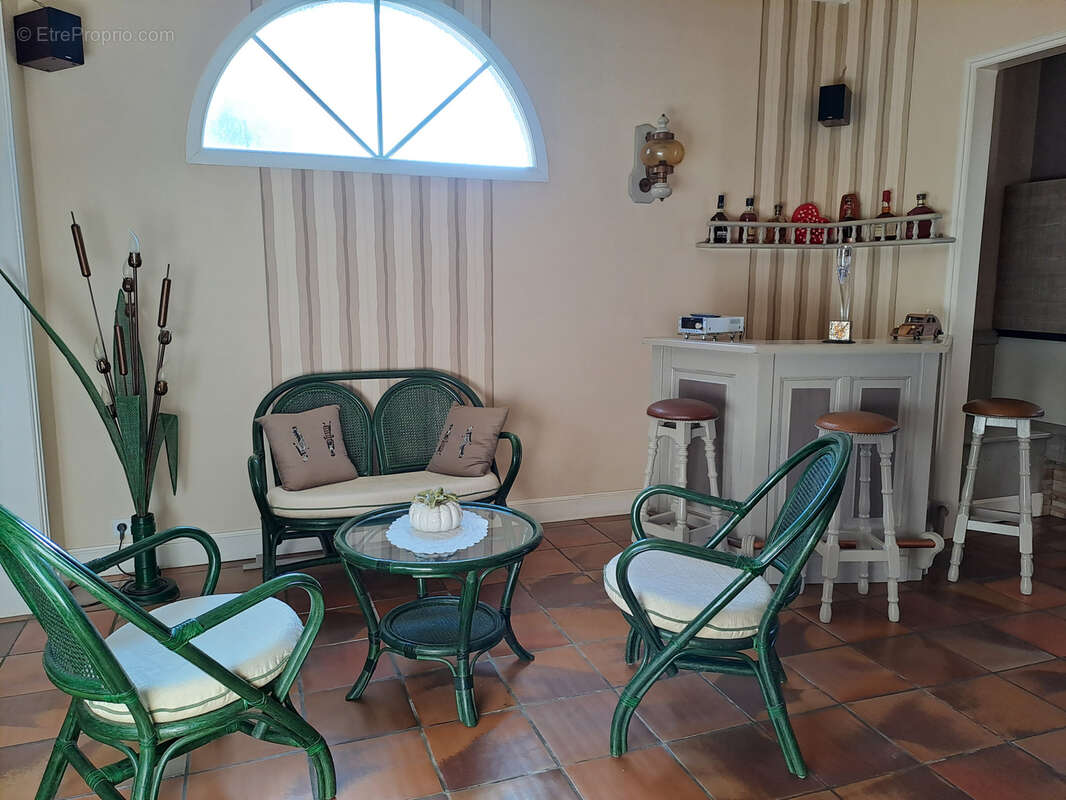 Maison à LEOGNAN