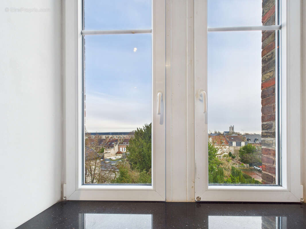 Secteur Saint Martin: Magnifique emplacement pour cet appartement de type 3 composé de 2 chambres - photo 10
