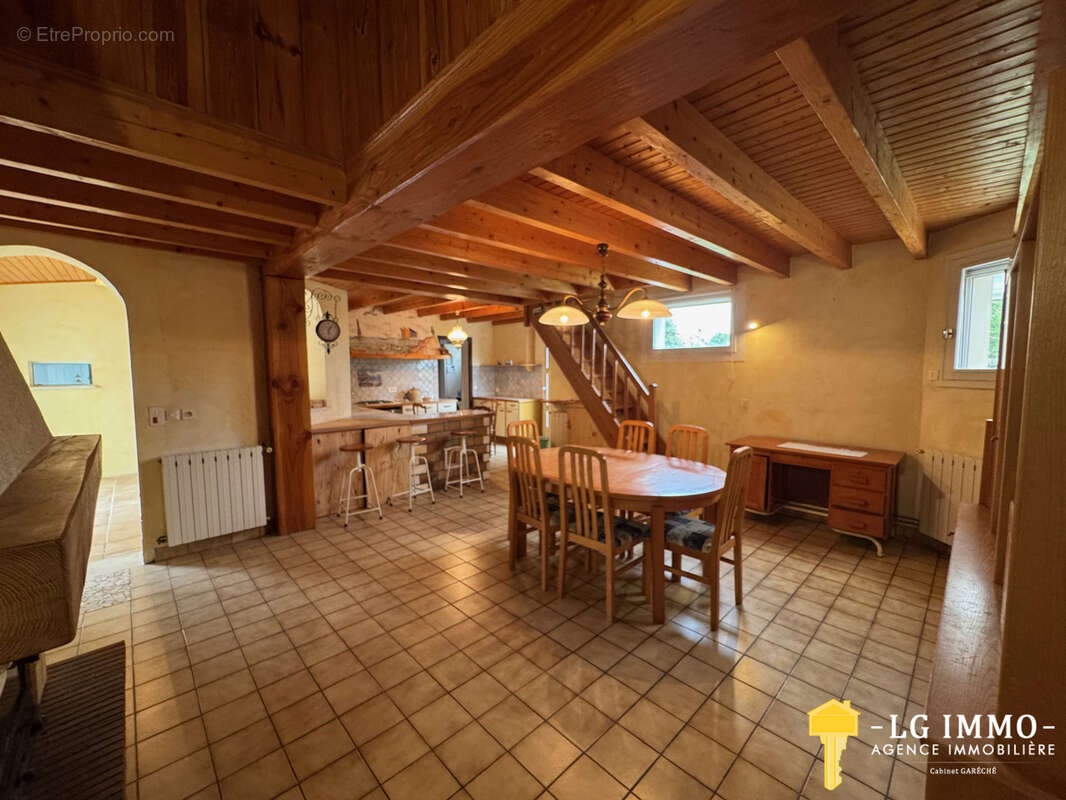 Maison à COZES
