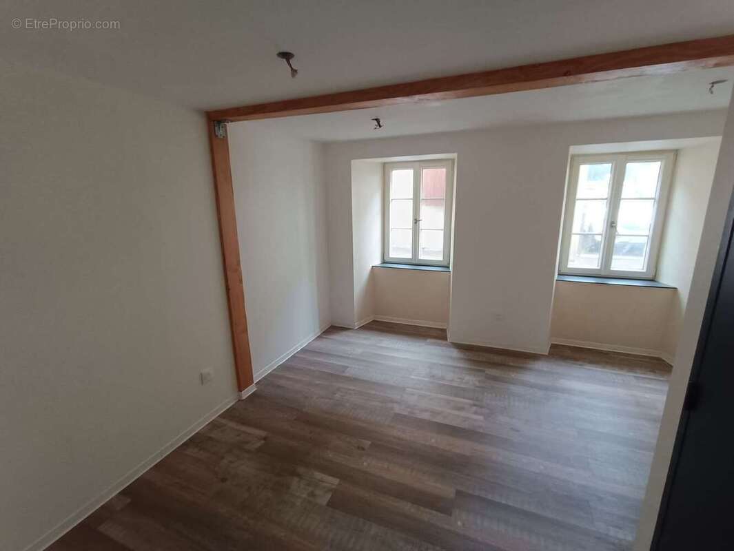 Appartement 300 m² à Correze  - photo 13