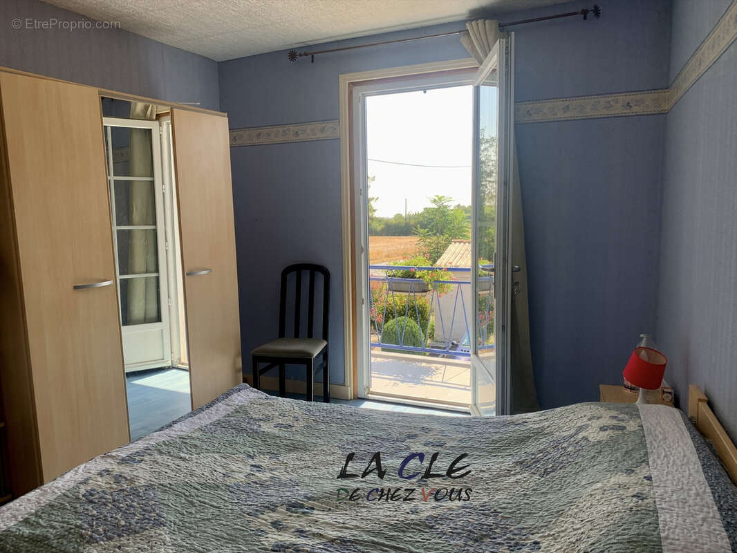 Maison 144 m² à Saint-Martin-De-Fraigneau  - photo 4