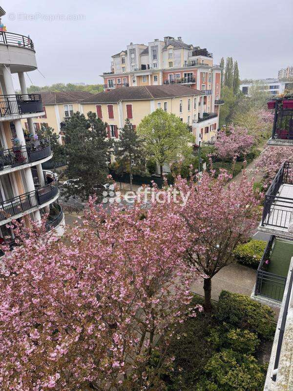 Appartement à VILLENEUVE-LA-GARENNE