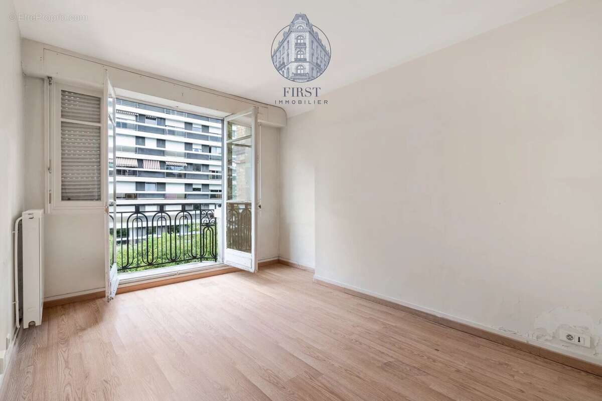 Exclusivité – paris 16e – place mexico – appartement familial traversant avec balcon - photo 4