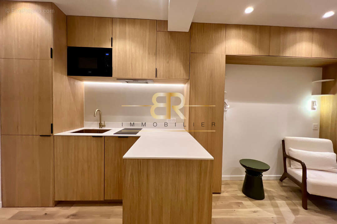 Appartement à PARIS-18E