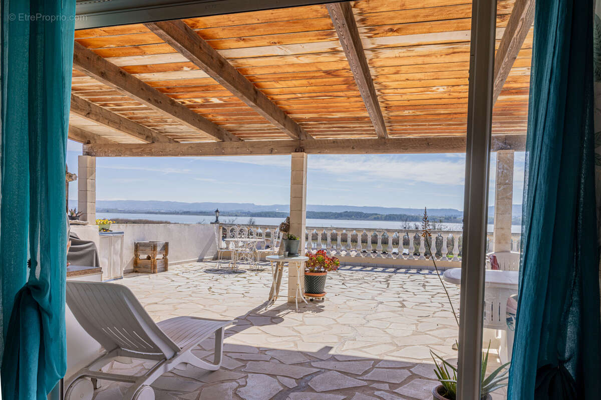 Appartement à CHATEAUNEUF-LES-MARTIGUES