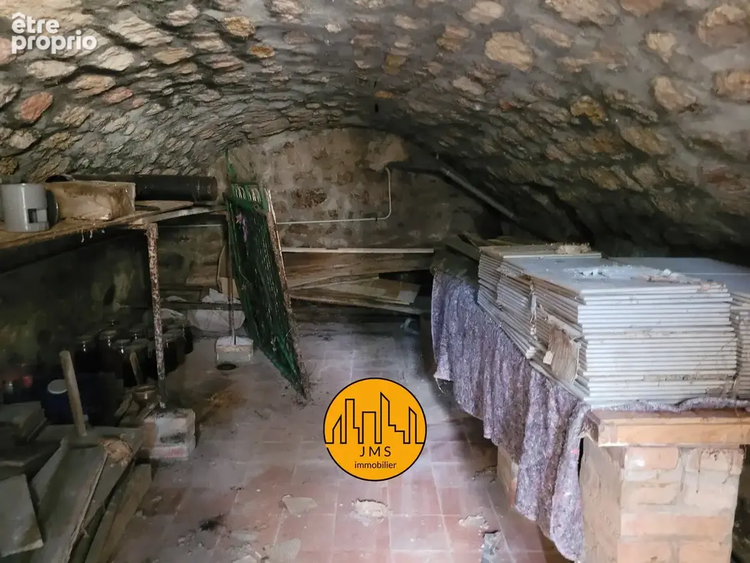 Maison a renover - photo 12