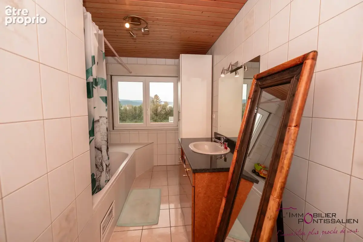 Maison - vuillecin - 200m2 - 6 chambres - photo 13
