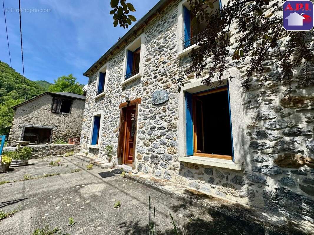 Maison à SAINT-LARY