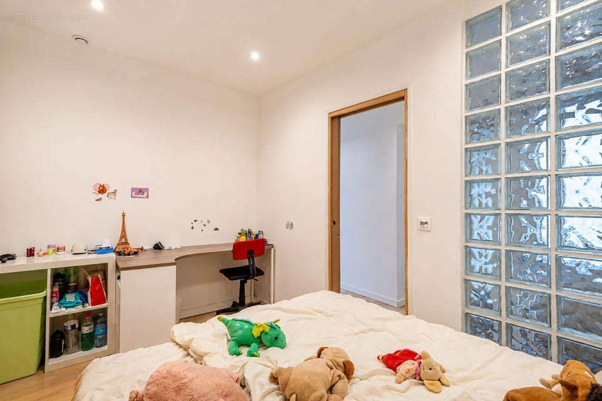 Appartement de 4 pièces de 118 m² à Nîmes - photo 14
