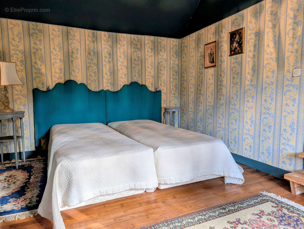 Maison à LES MESNULS