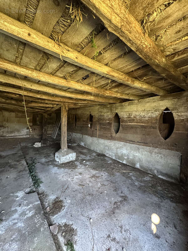 Maison à LA ROCHE-CHALAIS
