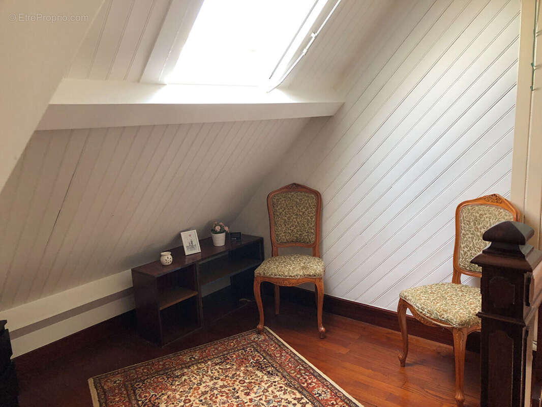 Appartement à BUC