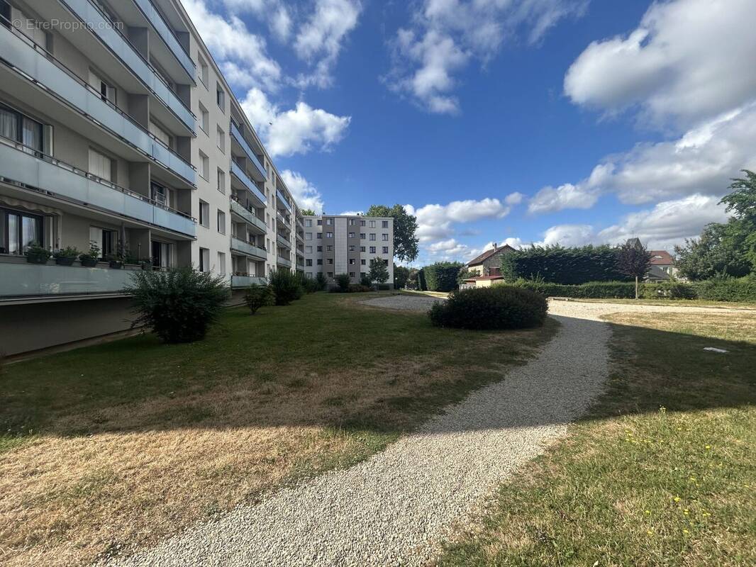 Appartement à BOIS-D'ARCY