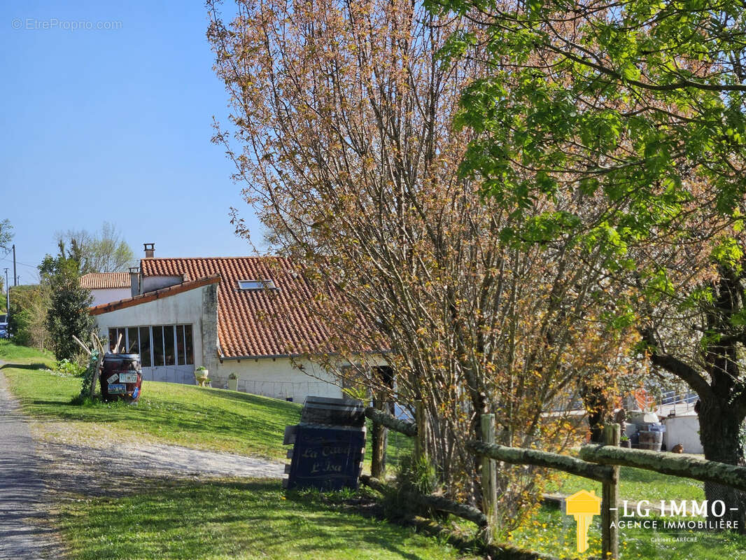 Maison à SAINT-DIZANT-DU-GUA