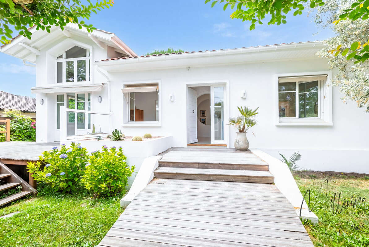 Maison 149 m² à Anglet  - photo 2