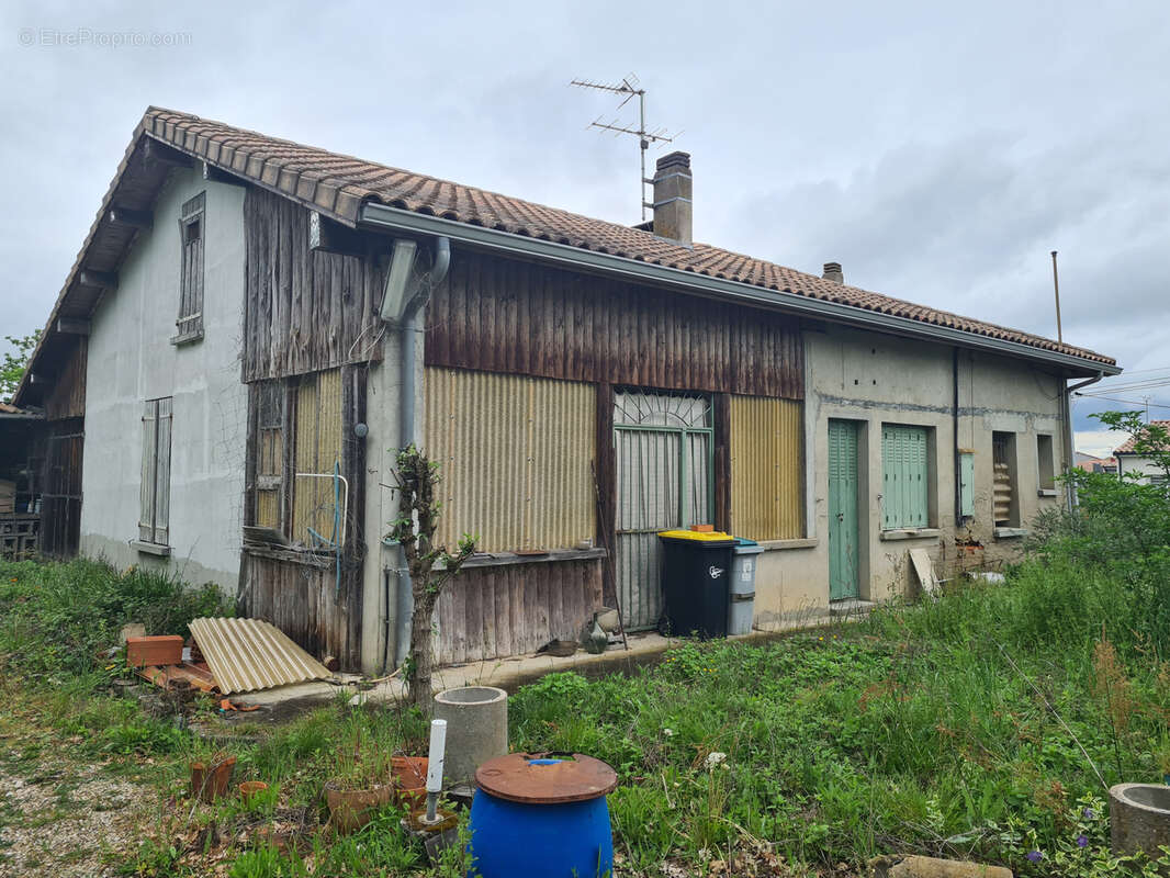 Maison à MONTBARTIER