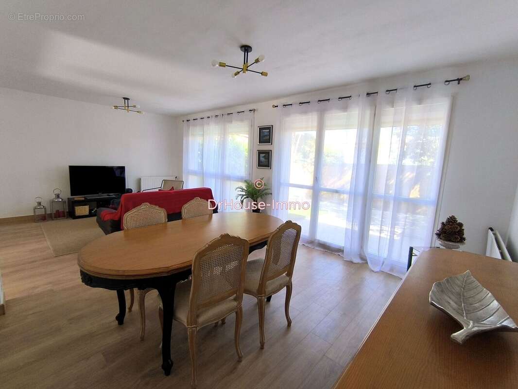 Maison 92 m² à Aubagne  - photo 2