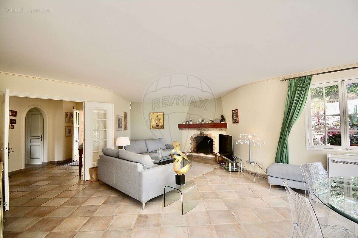 Maison à THEOULE-SUR-MER