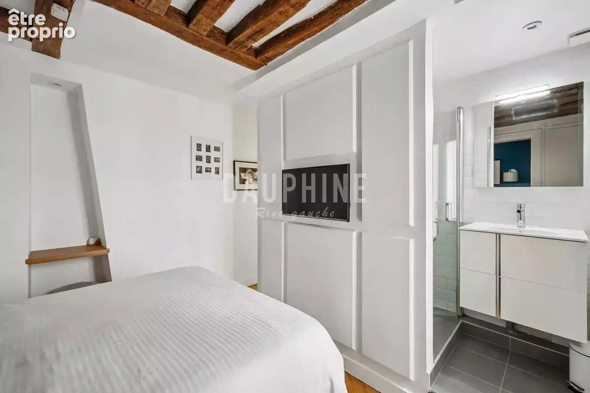 Pied à terre à Saint Germain des prés. - photo 9