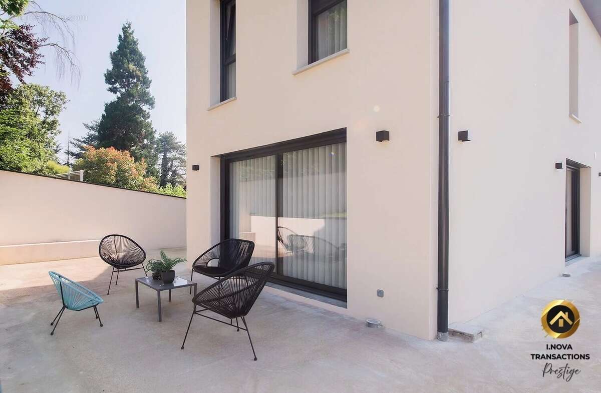 Maison à VILLEFRANCHE-SUR-SAONE