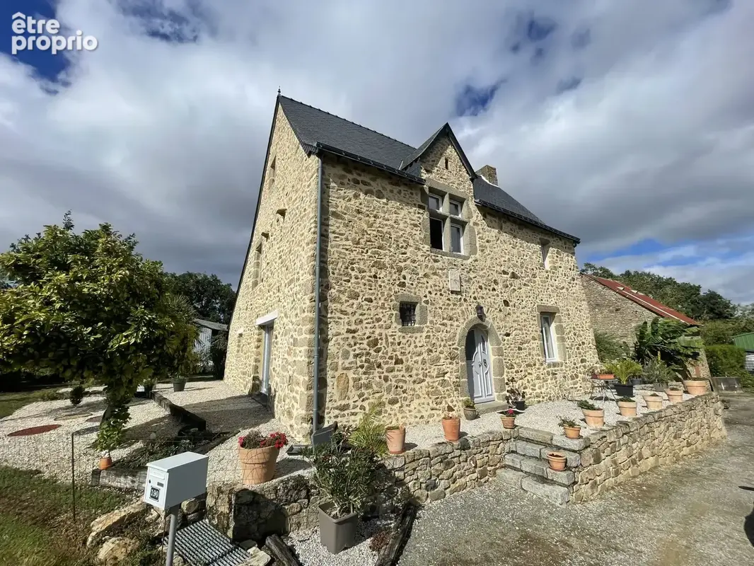 Maison 7 pièces 136 m² à vendre à Saint-Ouen-Des-Vallons (53150) - photo 1