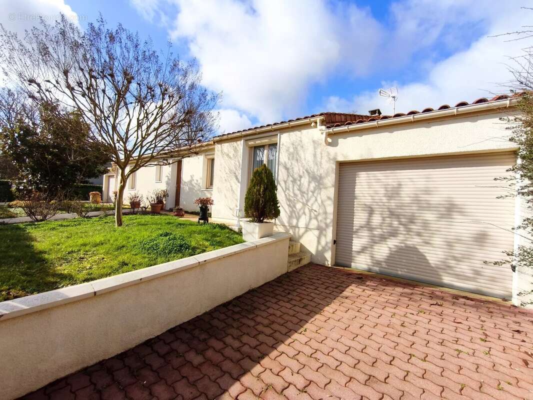Pavillon plain pied avec 3 chambres - poitiers - photo 3