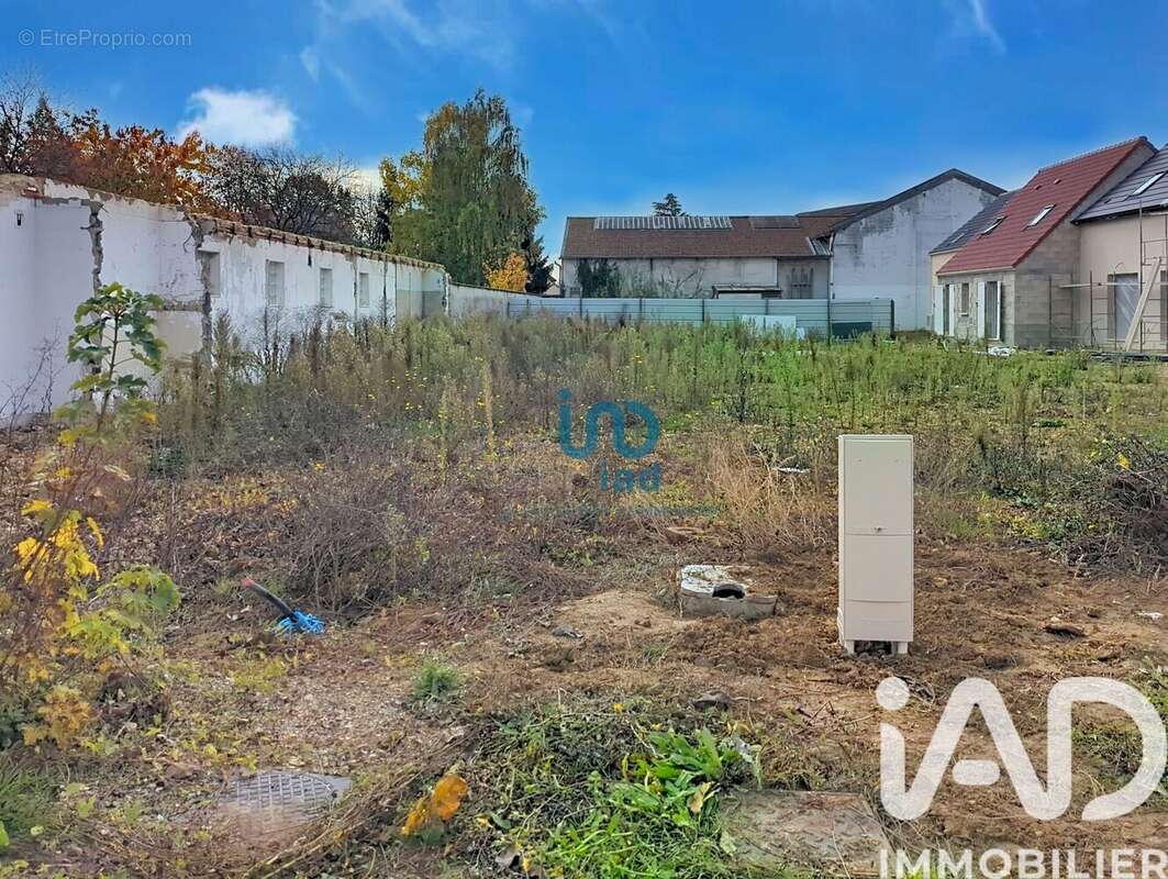 Photo 2 - Terrain à FONTENAY-TRESIGNY