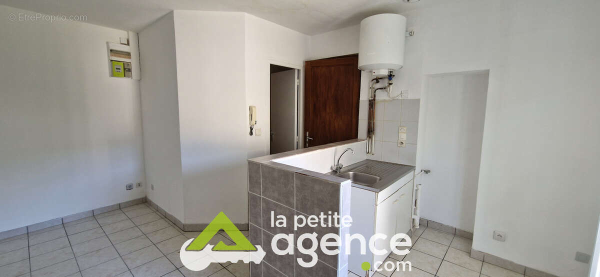 IMMEUBLE LOCATIF composé de 3 Appartements - photo 4