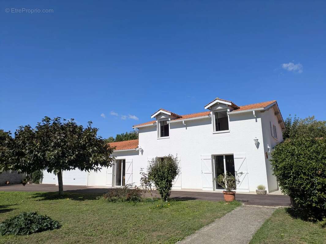 Maison à SAINT-SYLVESTRE-SUR-LOT