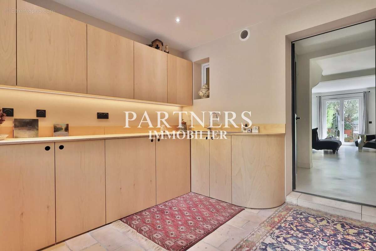 Maison 131 m² à Aix-En-Provence  - photo 5