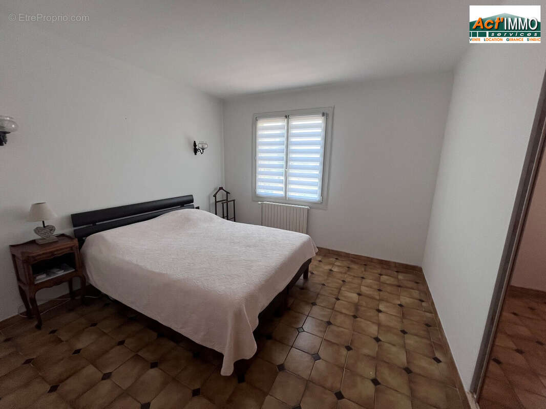 Maison 121 m² à Miramas  - photo 7
