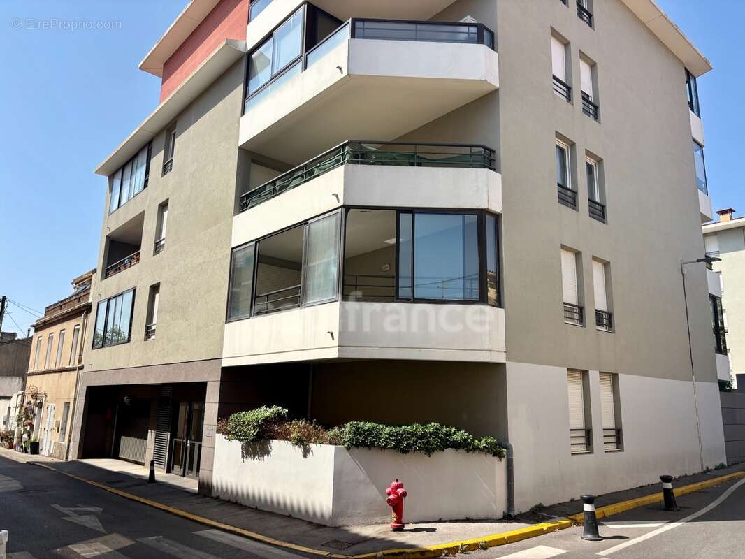 Exclusivite - la ciotat - appartement t2 terrasse garage - photo 2