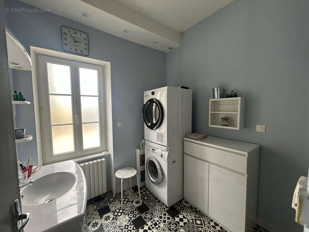 Maison ancienne rénovée avec cave, atelier, jardin - photo 11