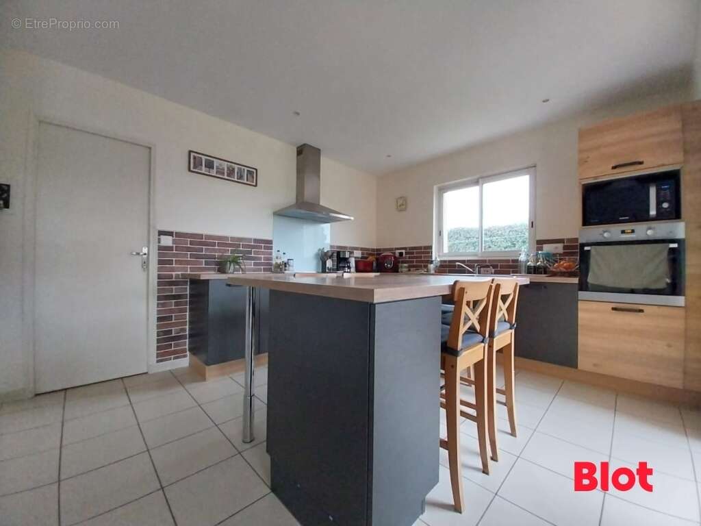 Maison à GRAND-FOUGERAY