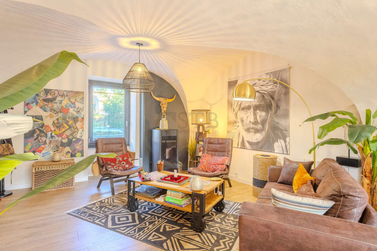 Maison à SAINT-JULIEN-EN-SAINT-ALBAN