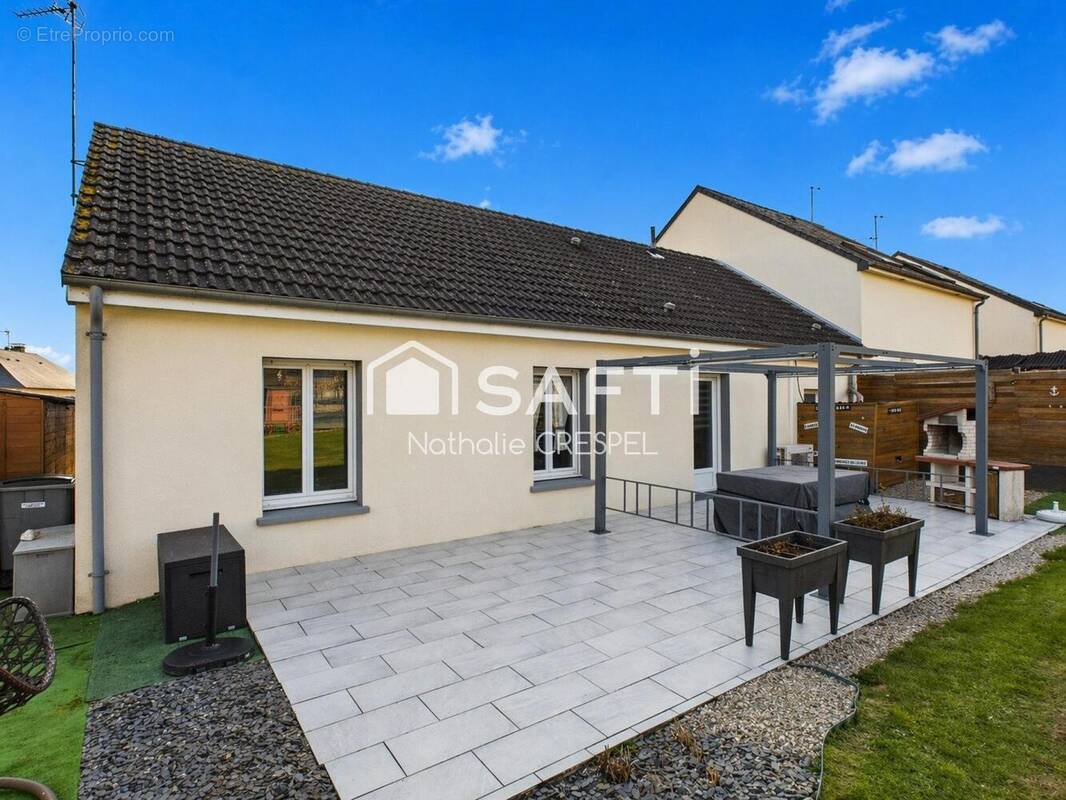 Photo 1 - Maison à LA CHAPELLE-AU-RIBOUL