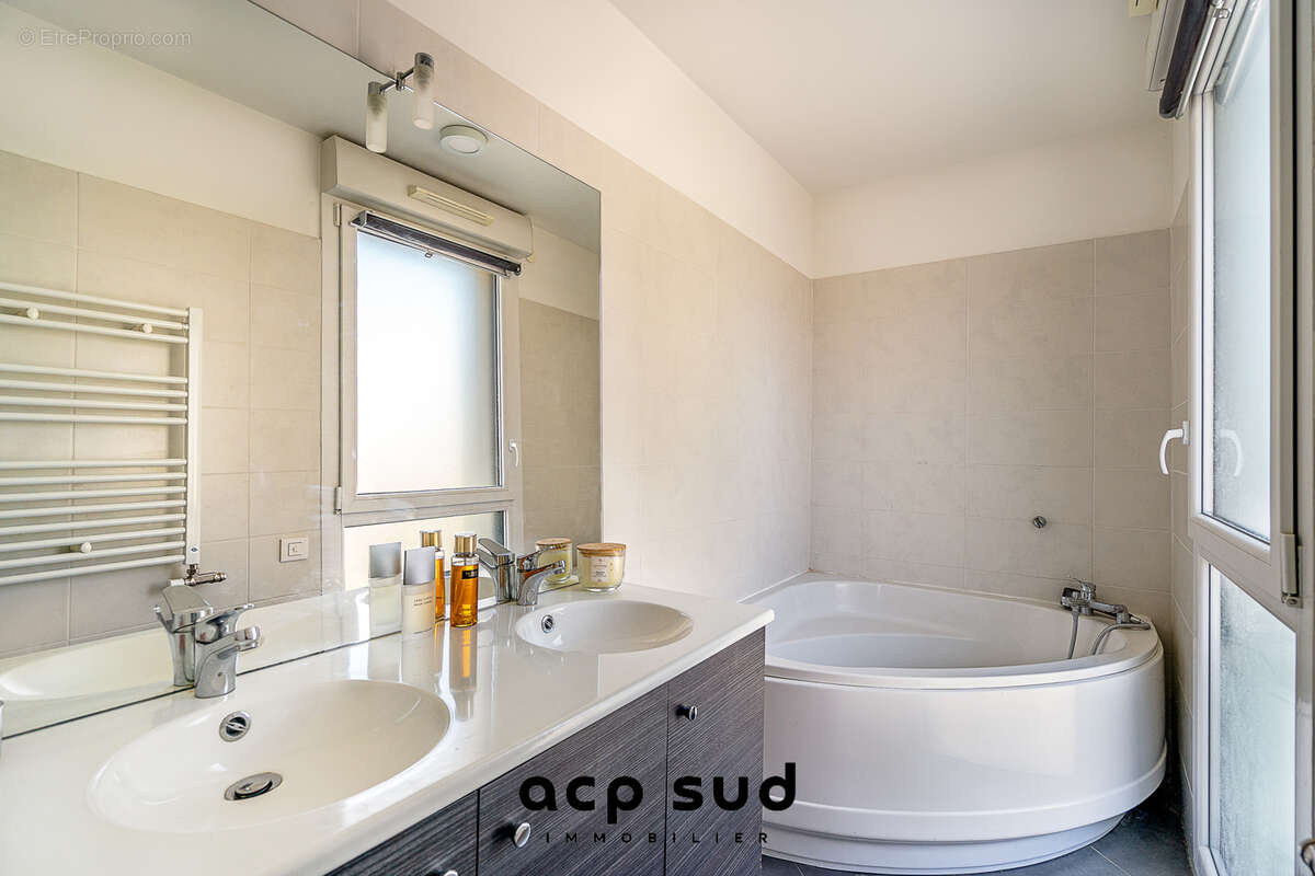 Appartement à MARSEILLE-10E