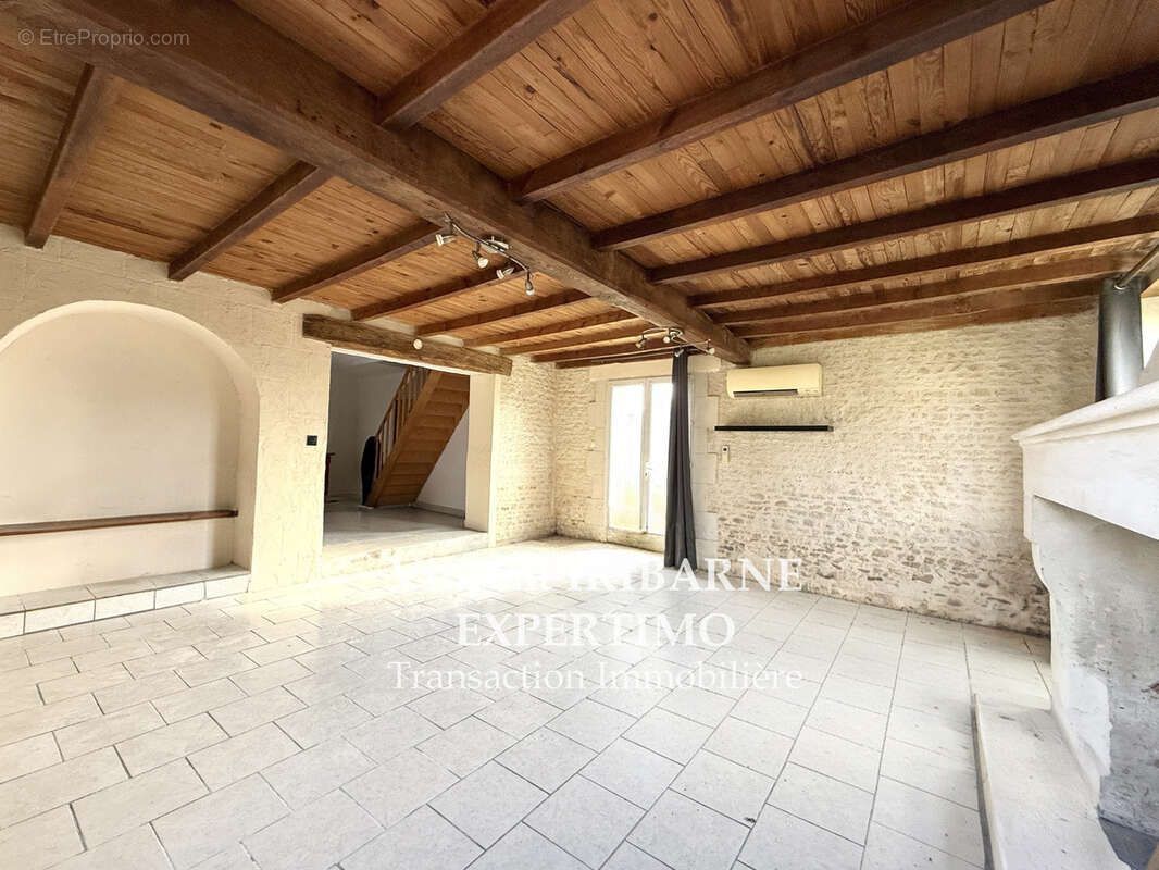 Maison à SAINT-HILAIRE-DE-VILLEFRANCHE