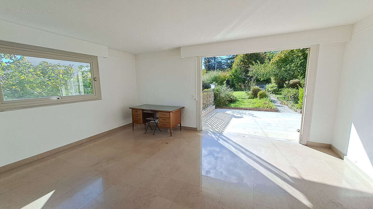 Maison à SAINT-REMY-LES-CHEVREUSE