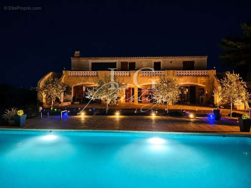 Villa avec Double Entrée – Idéale pour Deux Familles ou Investisseurs - photo 2