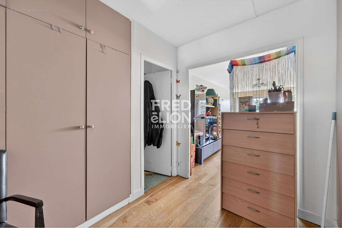 Appartement à PARIS-19E