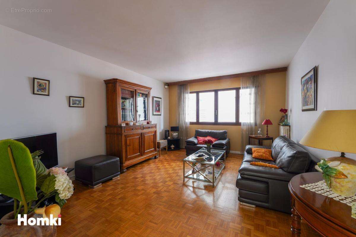Appartement à MARSEILLE-5E