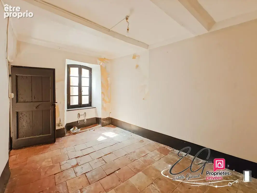 LA LIVINIÈRE : Maison de village avec cour et grand grenier - photo 9